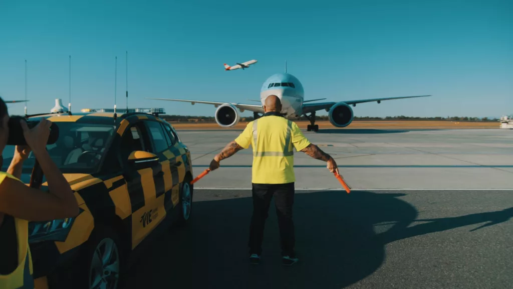 24h Stunden Reportage Der Traum vom Fliegen #viennaairport #flughafenwien #70jahreVIE 0 55 screenshot