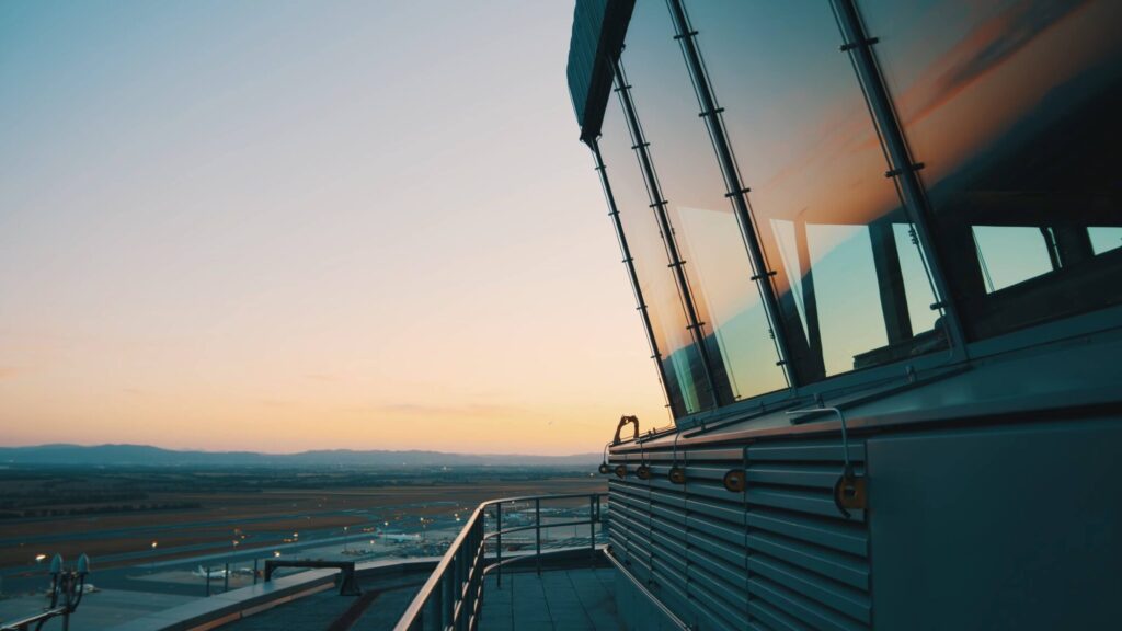 24h Stunden Reportage Der Traum vom Fliegen #viennaairport #flughafenwien #70jahreVIE 2 22 screenshot
