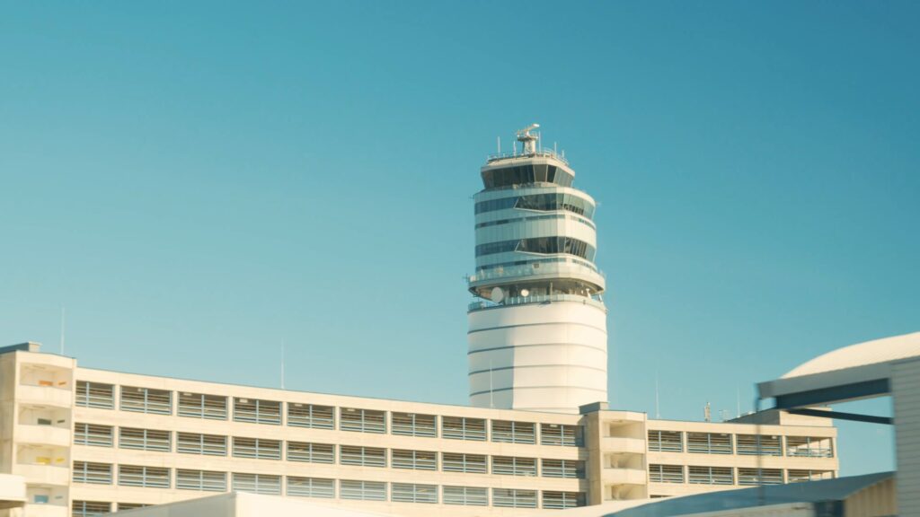 70 TGM Schülerinnen erkunden die Airport IT Einblicke & innovative Apps am Flughafen Wien #teamVIE 0 17 screenshot
