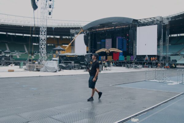 ROBBIE WILLIAMS BTS.mp4 20250910 171443.036