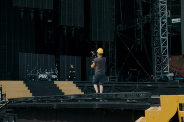 ROBBIE WILLIAMS BTS.mp4 20250910 175436.114